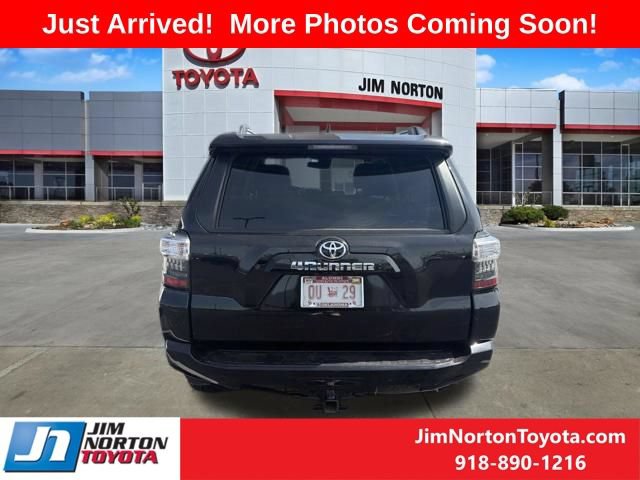 Used 2023 Toyota 4Runner SR5 Premium w/ Moonroof Package RWD image 7