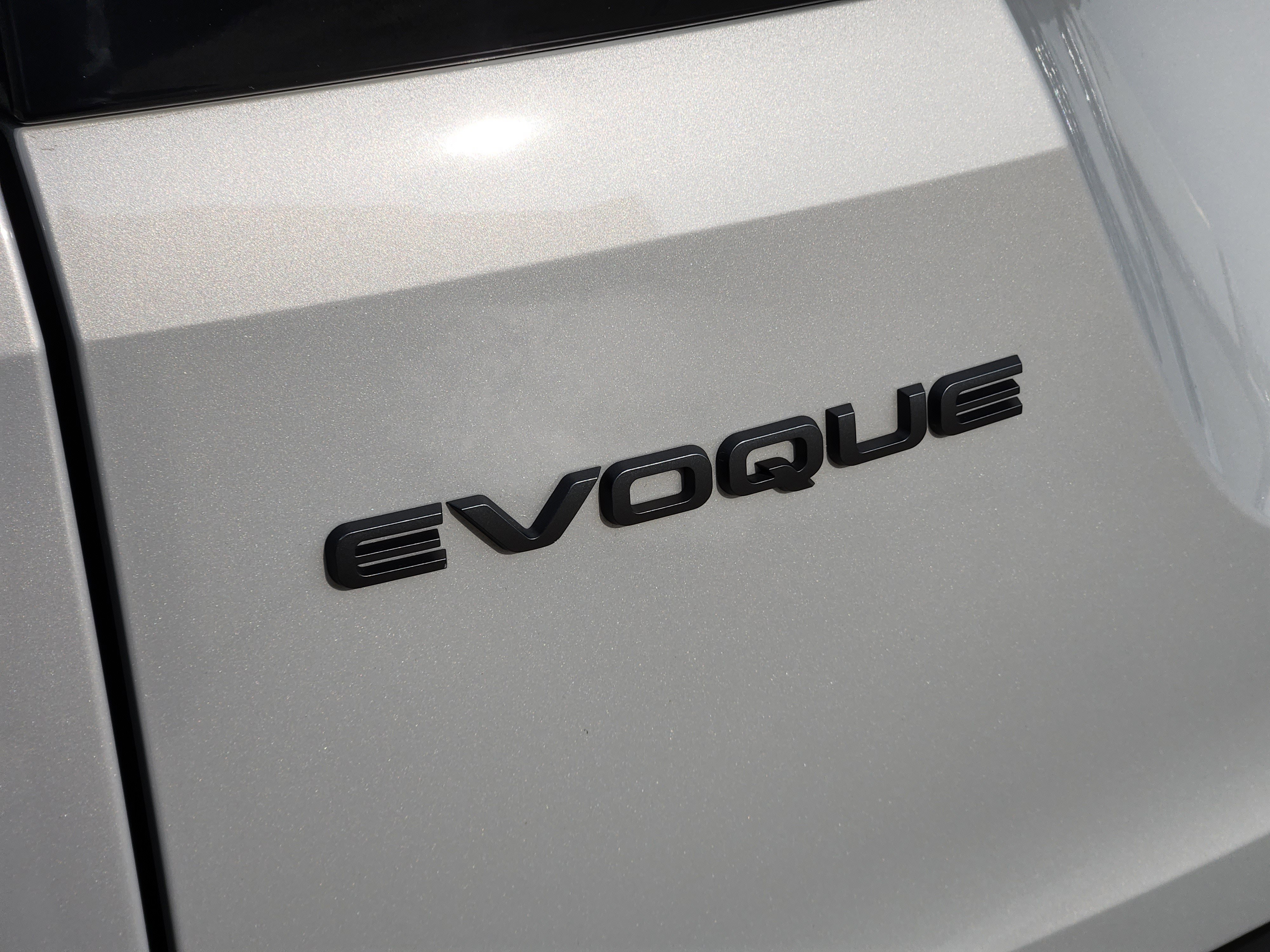 Used 2025 Land Rover Range Rover Evoque Dynamic SE image 13