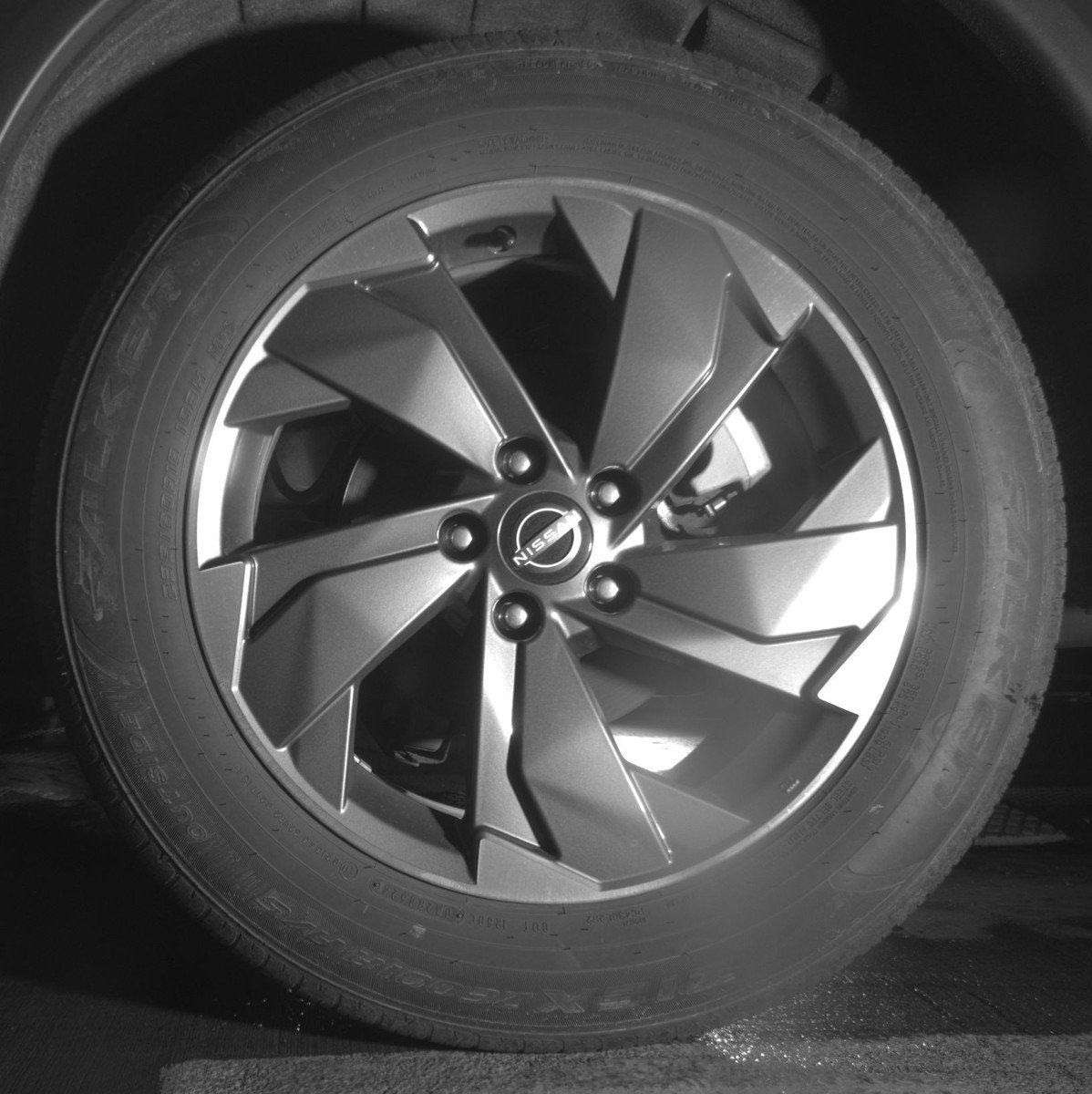 Used 2025 Nissan Rogue SV FWD image 14