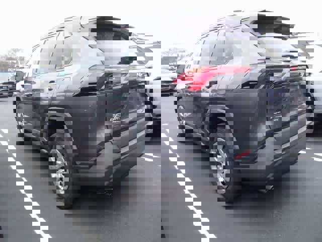 Certified 2021 Toyota RAV4 LE image 5