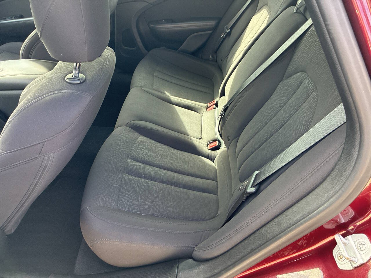 Used 2015 Chrysler 200 Limited FWD image 11