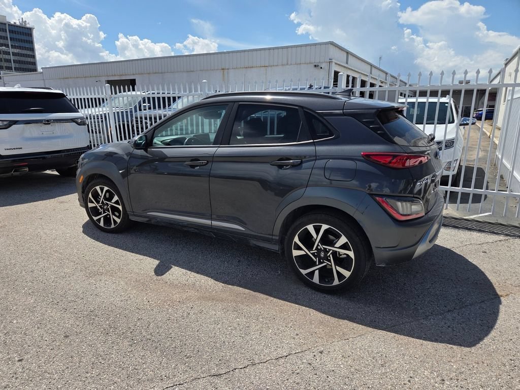 Used 2023 Hyundai Kona Limited w/ Cargo Package FWD image 5
