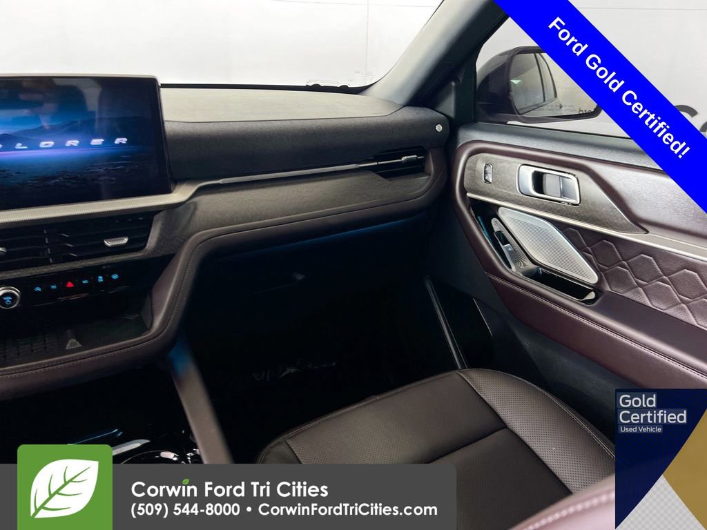 Certified 2025 Ford Explorer Platinum w/ Ultimate Package image 28