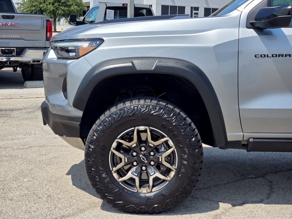 Certified 2024 Chevrolet Colorado ZR2 w/ ZR2 Convenience Package III AWD/4WD image 8