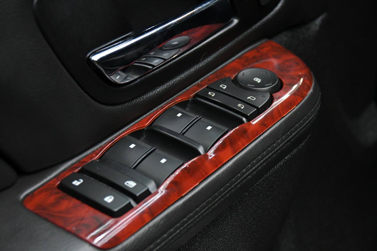 Used 2013 Cadillac Escalade EXT Luxury AWD/4WD image 19