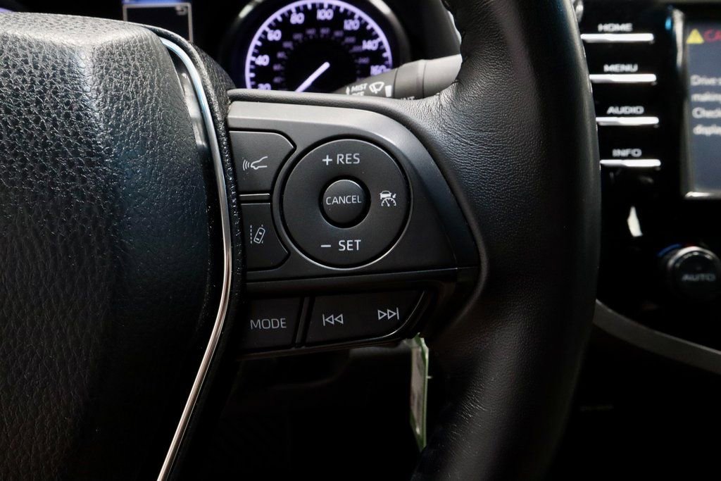 Used 2018 Toyota Camry SE image 30