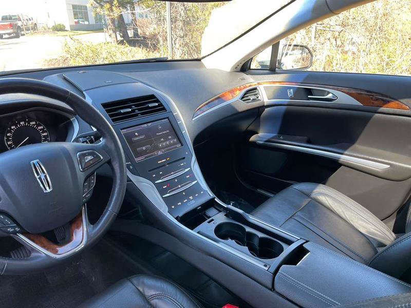 Used 2013 Lincoln MKZ image 64