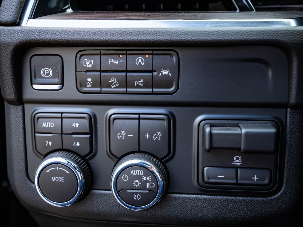 Used 2025 Chevrolet Tahoe Premier image 29