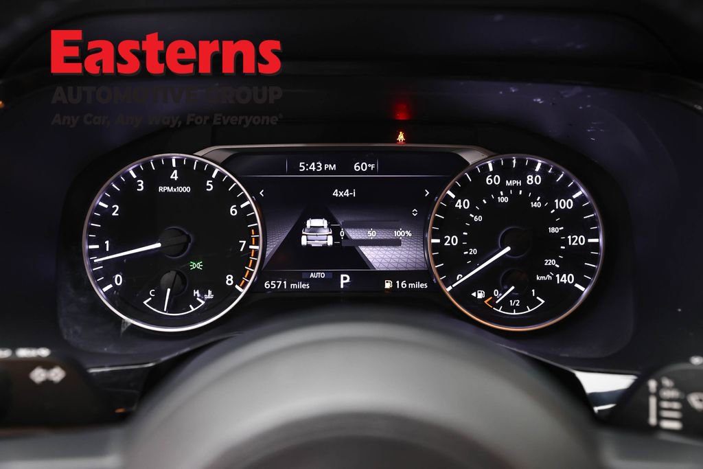 Used 2024 Nissan Pathfinder SV AWD/4WD image 18