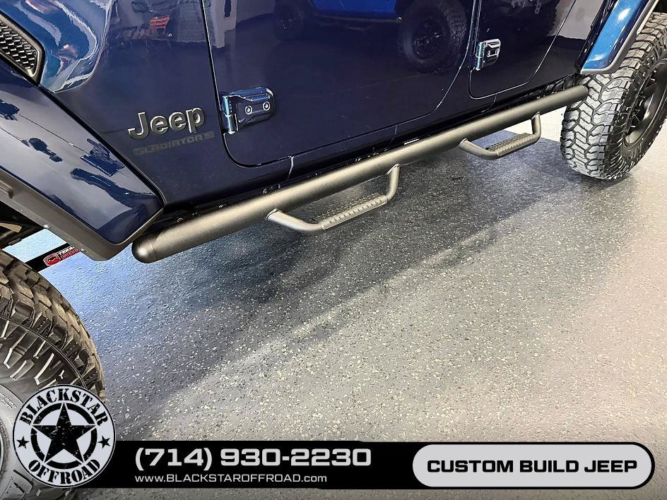 Used 2025 Jeep Gladiator Sport AWD/4WD image 7