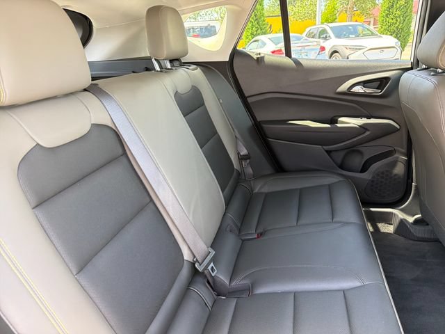 Used 2025 Chevrolet Trax ACTIV w/ Sunroof Package FWD image 28