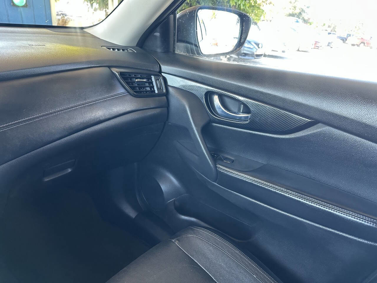 Used 2018 Nissan Rogue SL w/ Premium Package FWD image 21