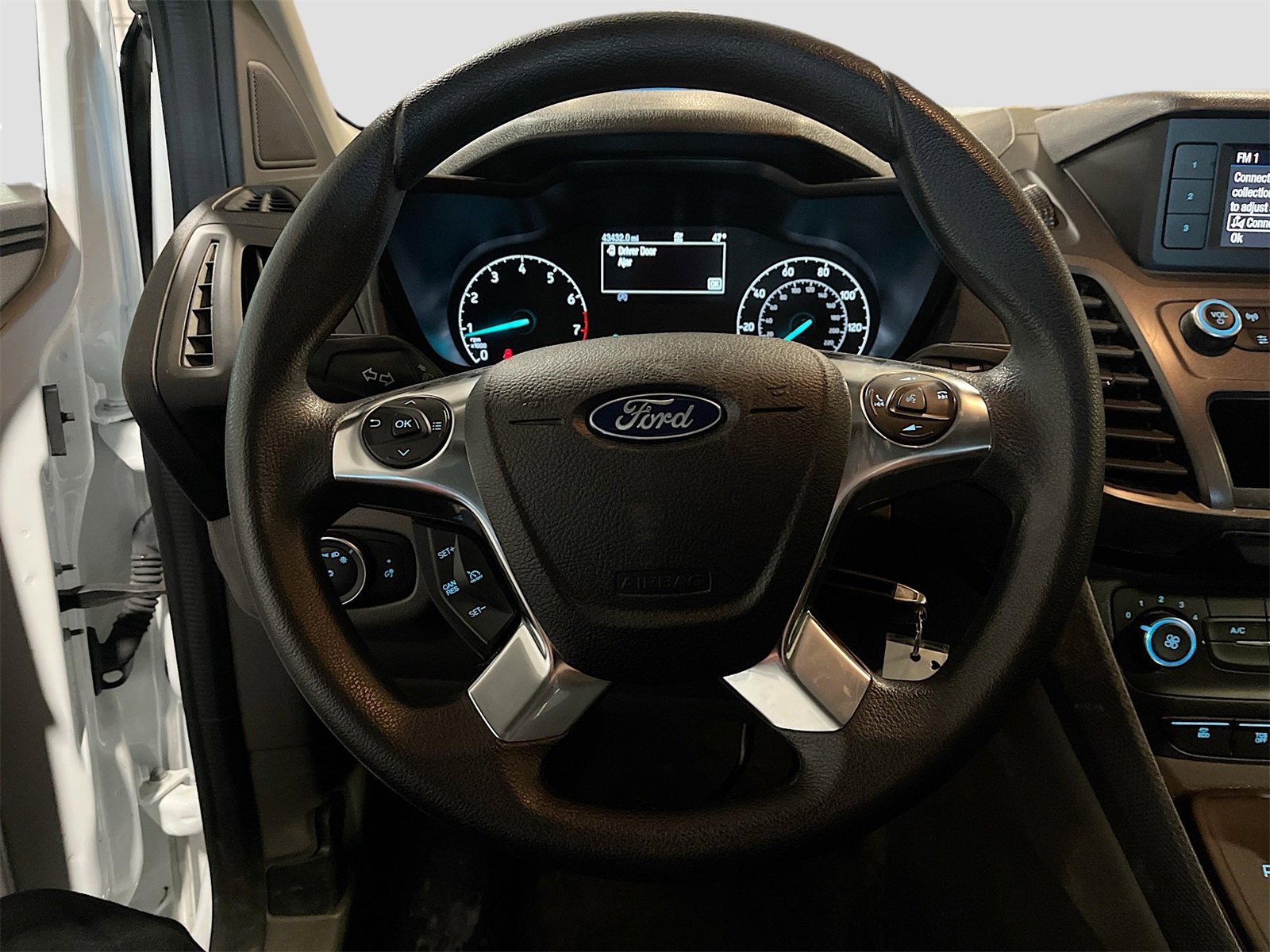 Used 2023 Ford Transit Connect XL image 11