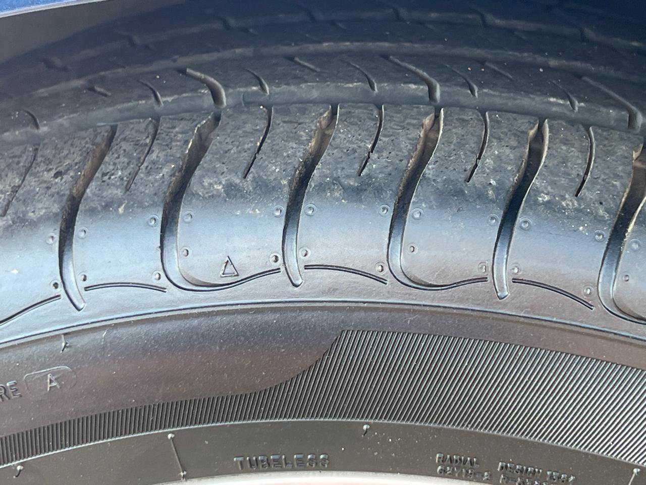 Used 2006 Pontiac Solstice Roadster w/ Power Package image 45