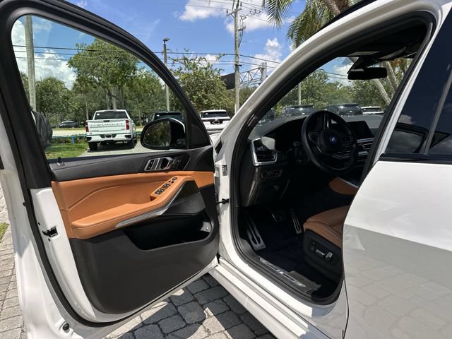 Used 2022 BMW X5 xDrive45e w/ M Sport Package AWD/4WD image 22