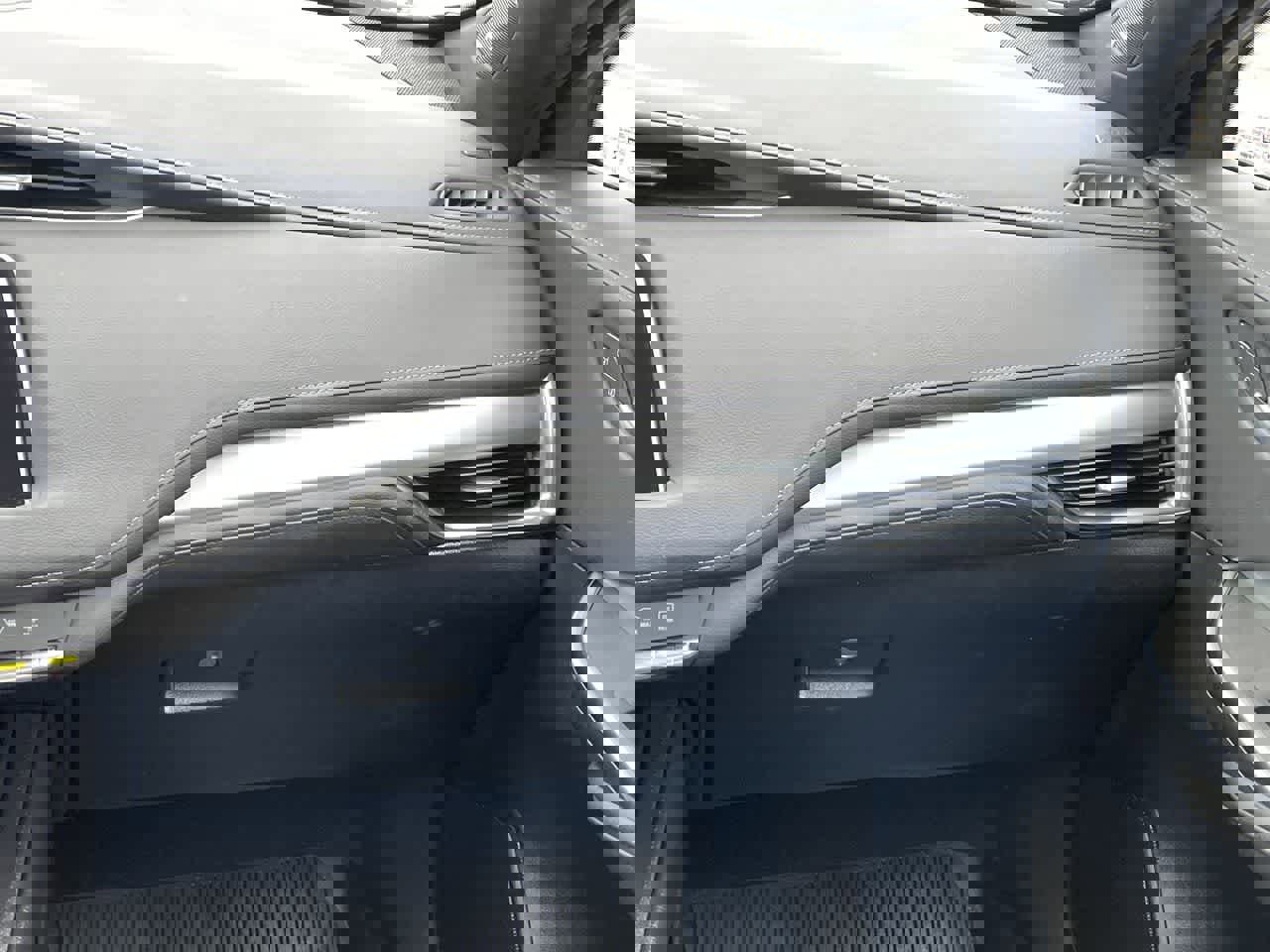 Certified 2023 Cadillac XT4 Premium Luxury w/ Cold Weather Package image 16