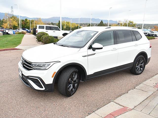 Used 2024 Volkswagen Tiguan SE image 3