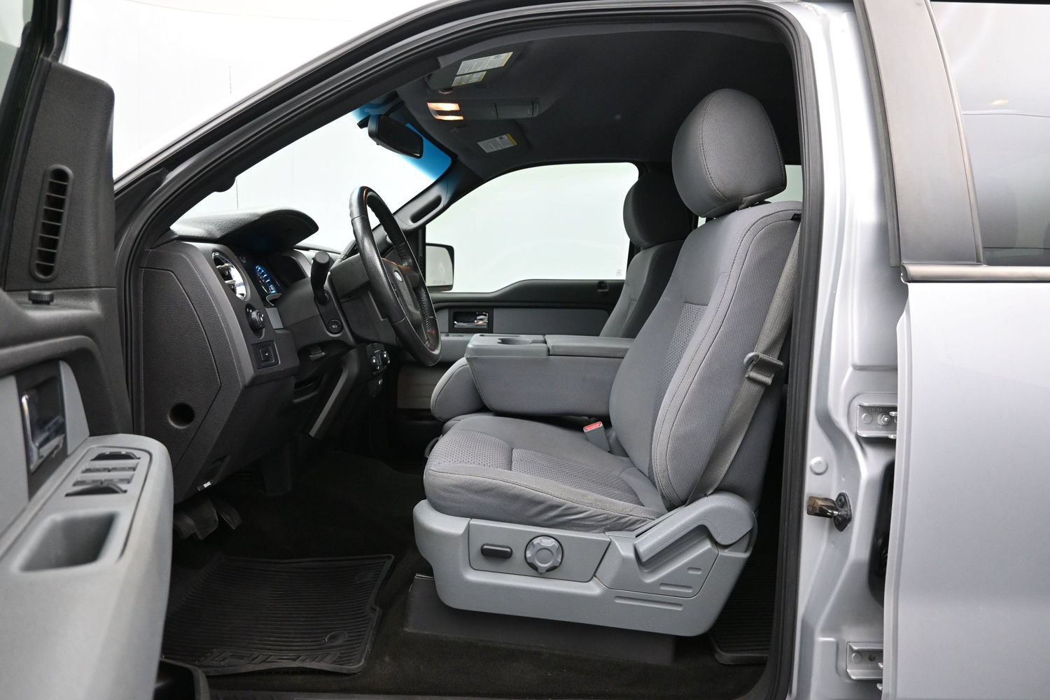 Used 2013 Ford F150 XLT w/ XLT Chrome Pkg RWD image 9