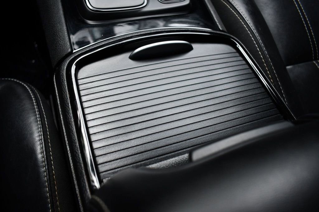 Used 2019 Chrysler 300 S image 36