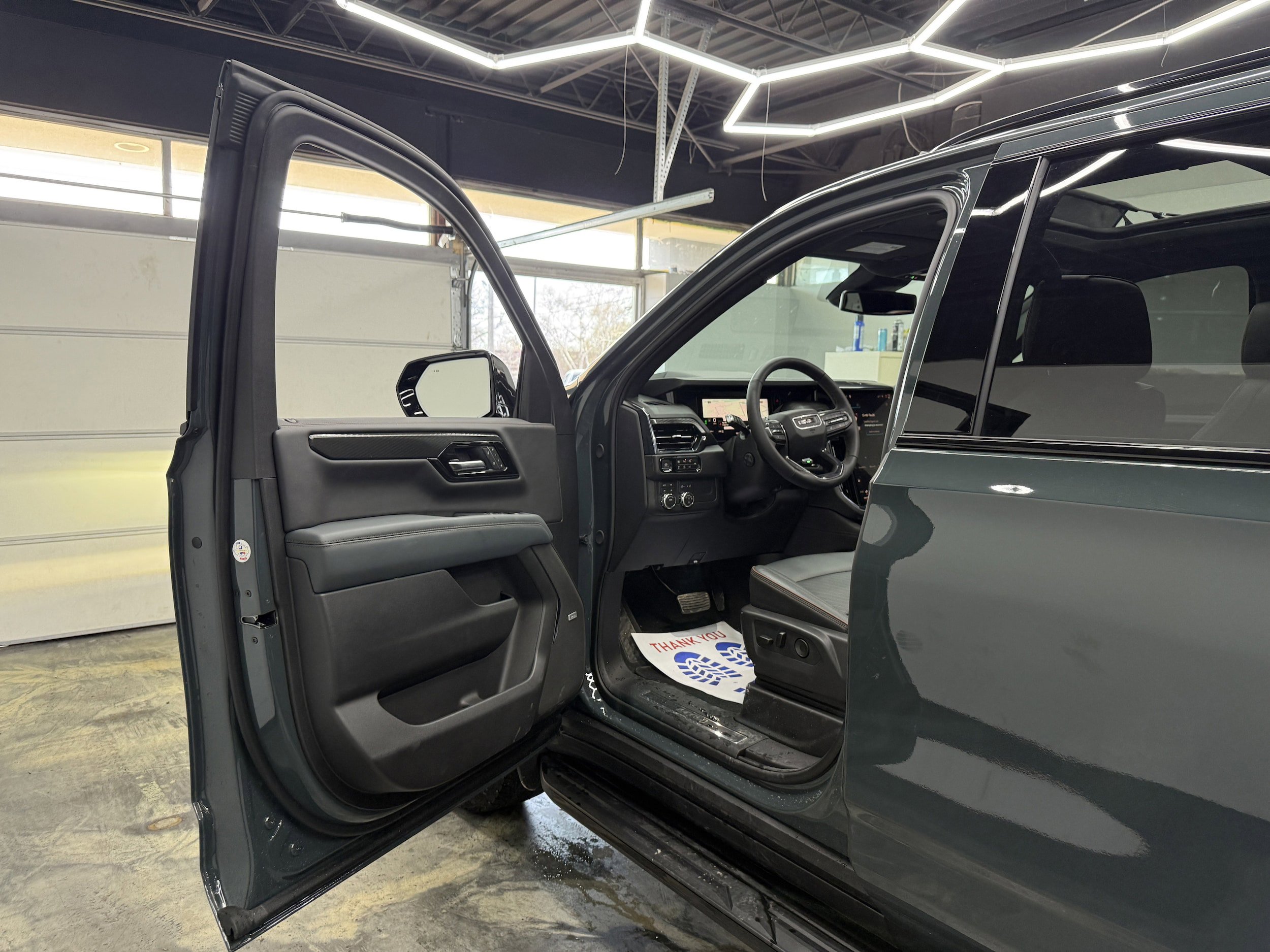 Used 2026 GMC Yukon AT4 w/ AT4 Premium Package AWD/4WD image 9
