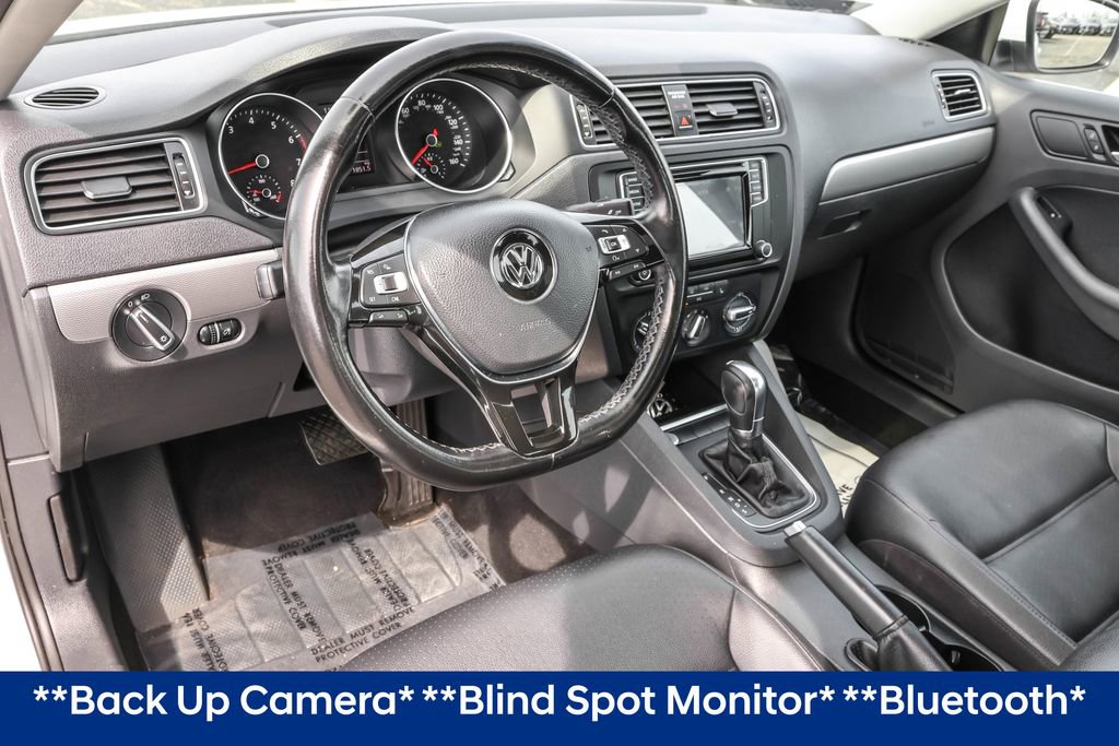 Used 2017 Volkswagen Jetta SE image 5