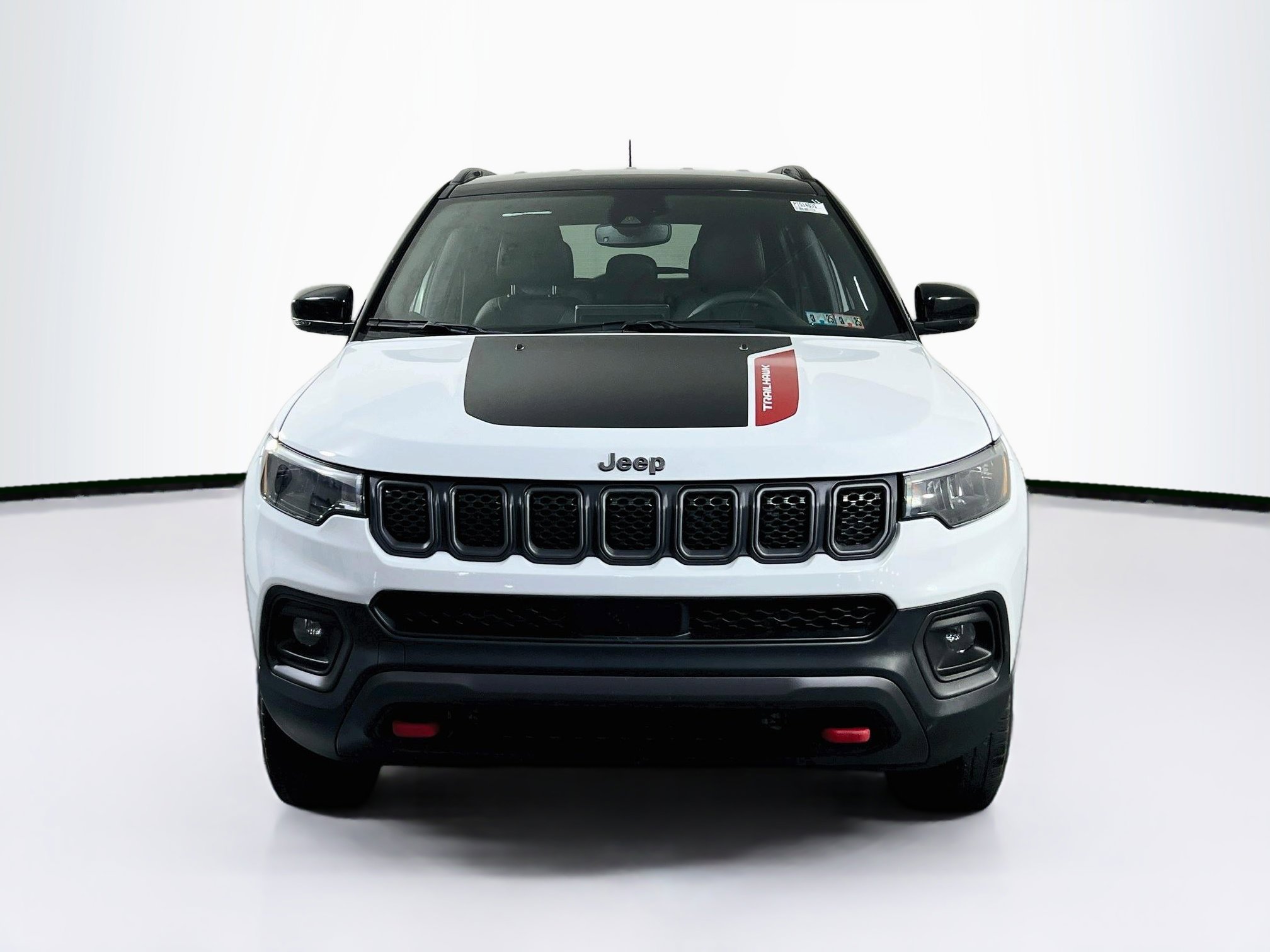 Used 2023 Jeep Compass Trailhawk AWD/4WD image 2