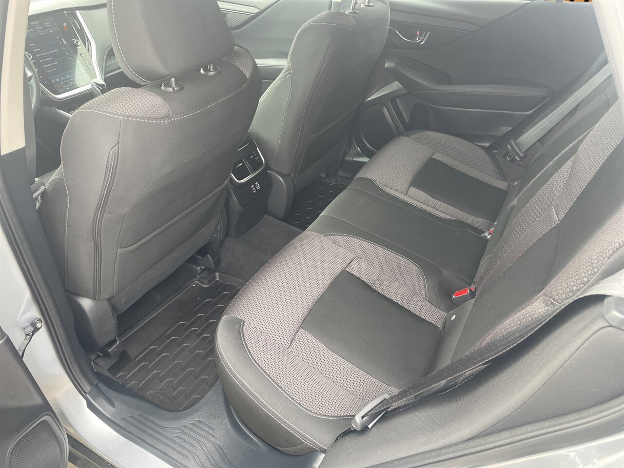 Used 2025 Subaru Outback Premium w/ Popular Package #1A image 9