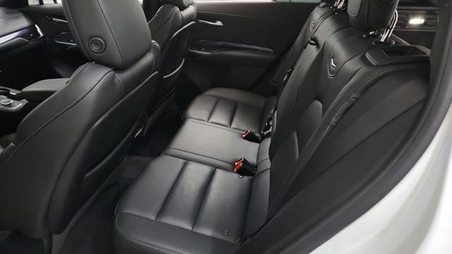 Certified 2023 Cadillac XT4 Luxury w/ Cold Weather Package image 18
