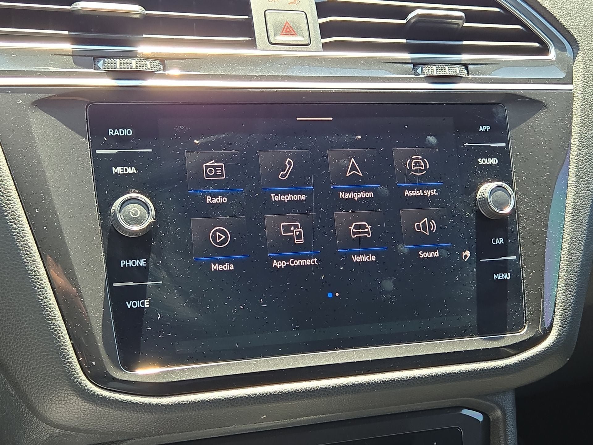 Used 2024 Volkswagen Tiguan SE AWD/4WD image 19