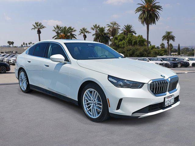 Used 2024 BMW 540i xDrive w/ Convenience Package image 3