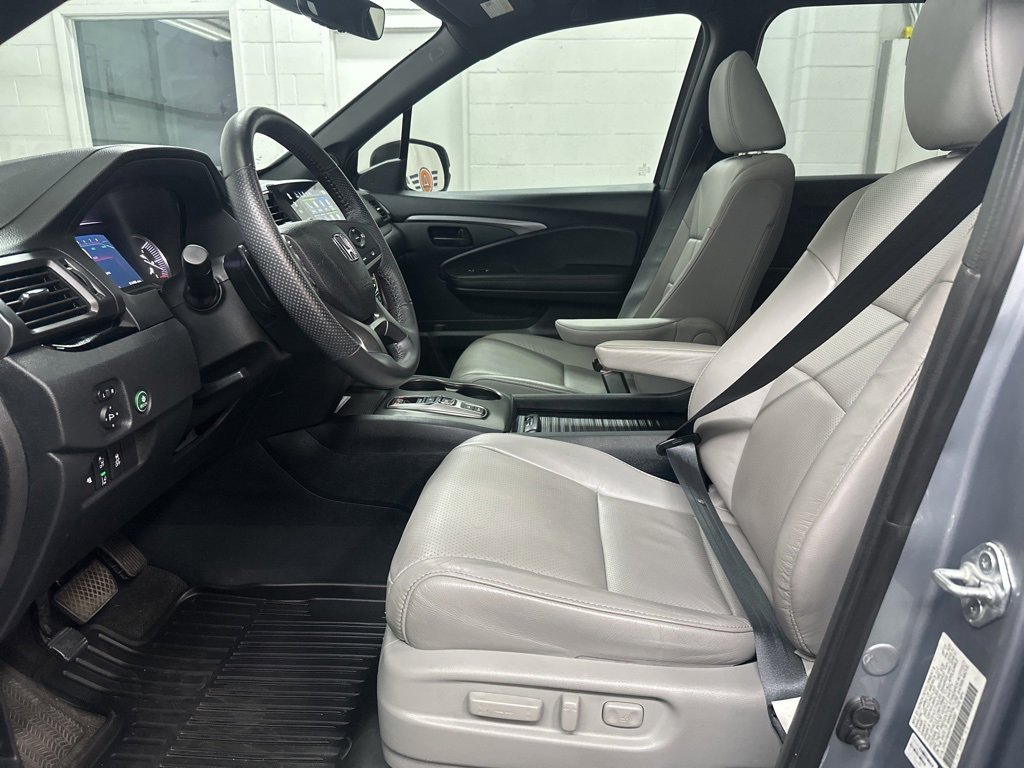 Used 2023 Honda Passport EX-L image 21