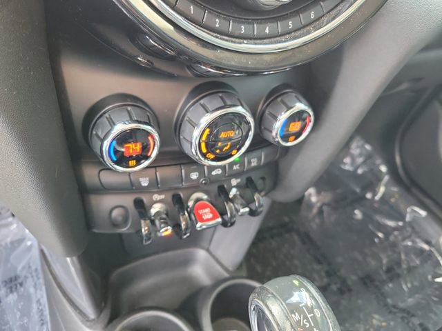 Used 2017 MINI Cooper 4-Door Hardtop image 19