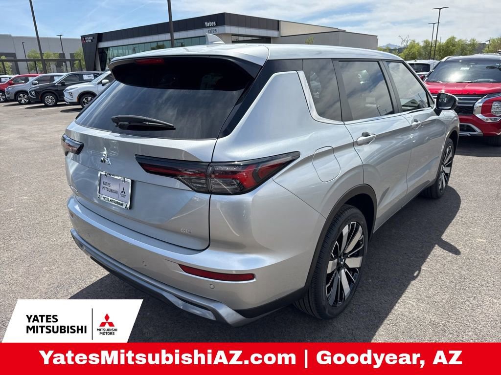 New 2026 Mitsubishi Outlander SE image 3
