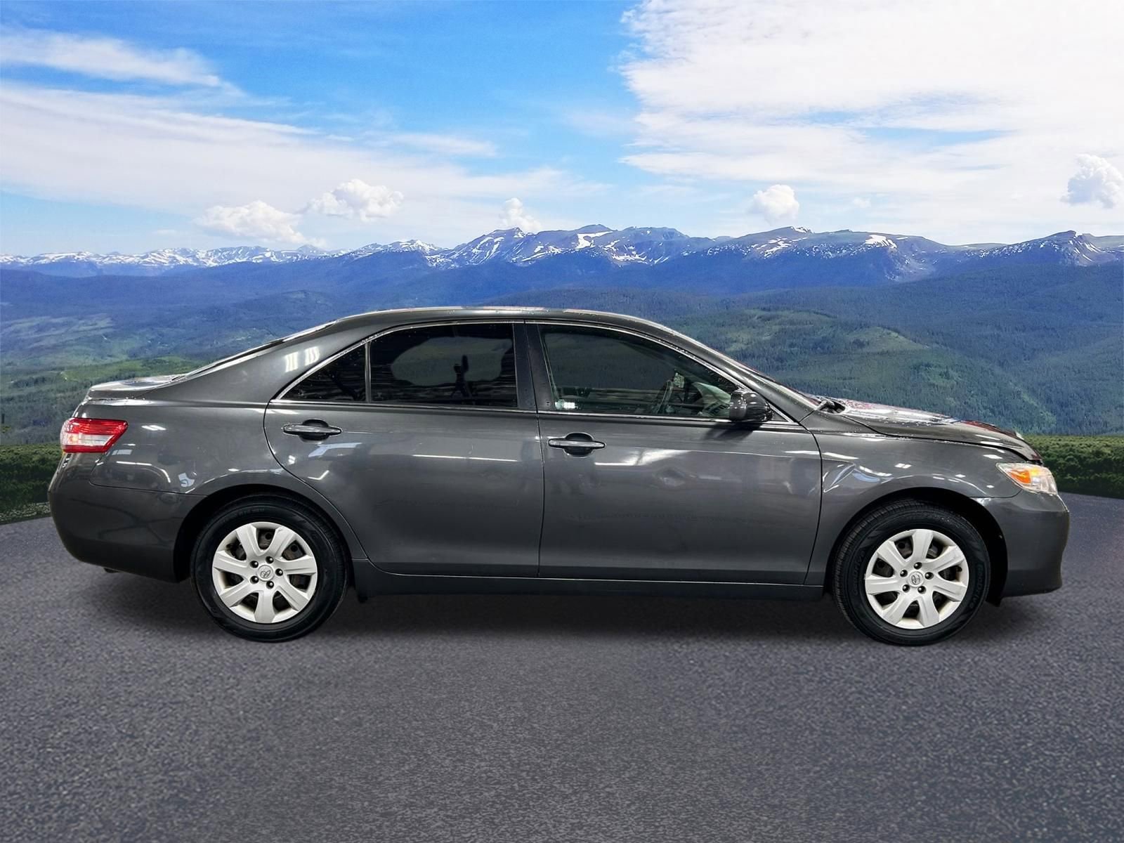 Used 2011 Toyota Camry LE image 6
