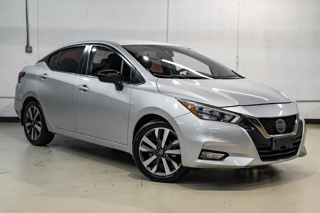 Used 2020 Nissan Versa SR FWD image 5