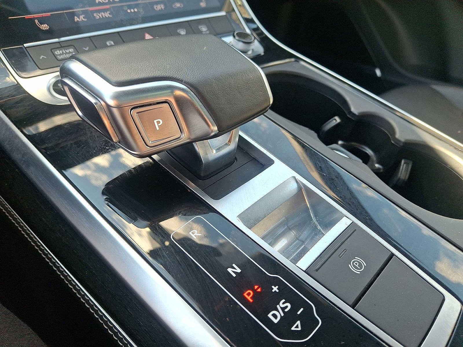 Certified 2025 Audi Q7 3.0T Premium Plus image 11