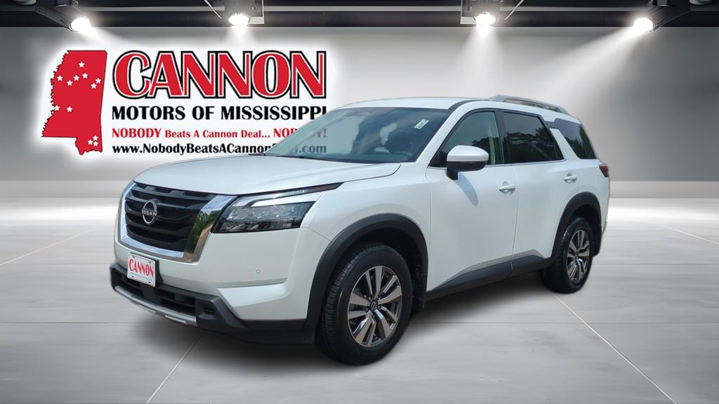 Used 2025 Nissan Pathfinder SL FWD image 1