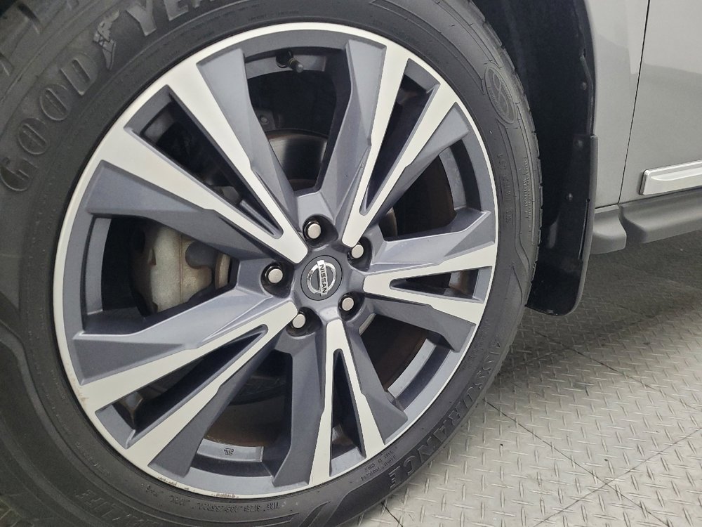 Used 2020 Nissan Pathfinder Platinum w/ Cargo Package image 31