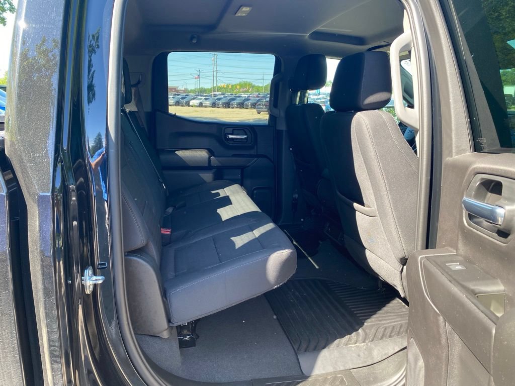 Used 2023 Chevrolet Silverado 1500 Custom Trail Boss w/ LPO, Dark Essentials Package AWD/4WD image 10