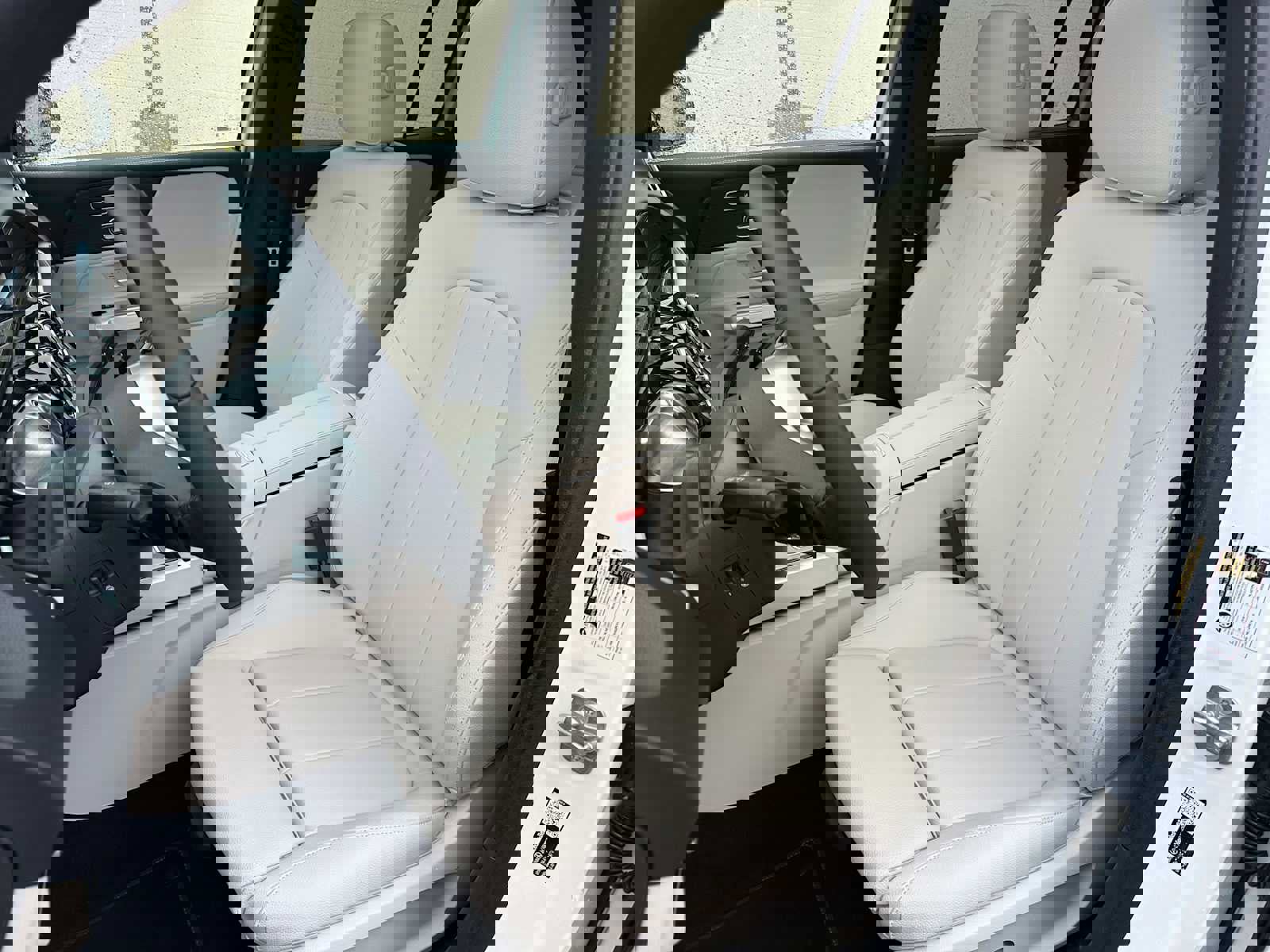 Used 2026 Mercedes-Benz GLB 250 4MATIC image 21