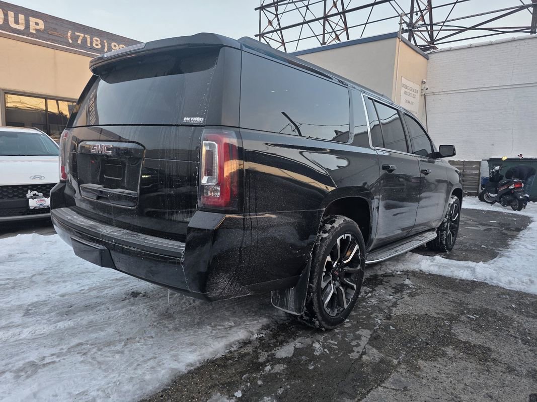 Used 2019 GMC Yukon XL SLT image 3