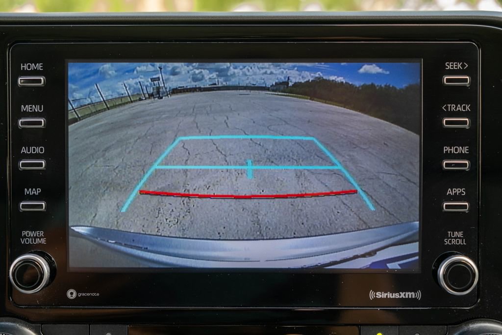 Used 2021 Toyota Highlander L FWD image 22