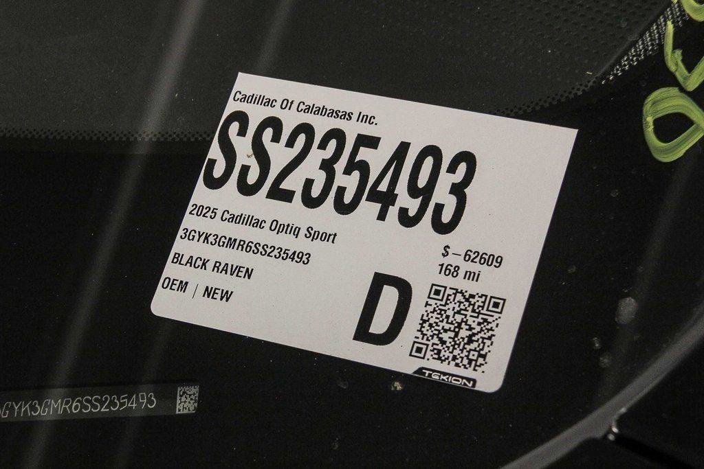 New 2025 Cadillac Optiq Sport 2 w/ LPO, Floor Liner Package image 29