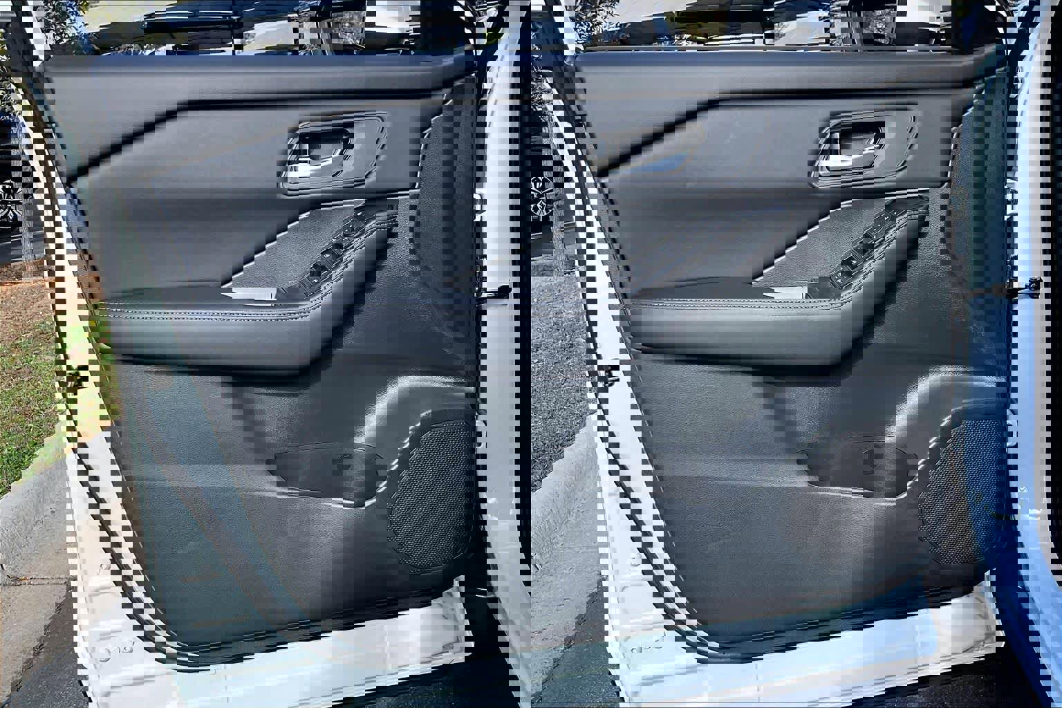 New 2026 Nissan Rogue SV image 10