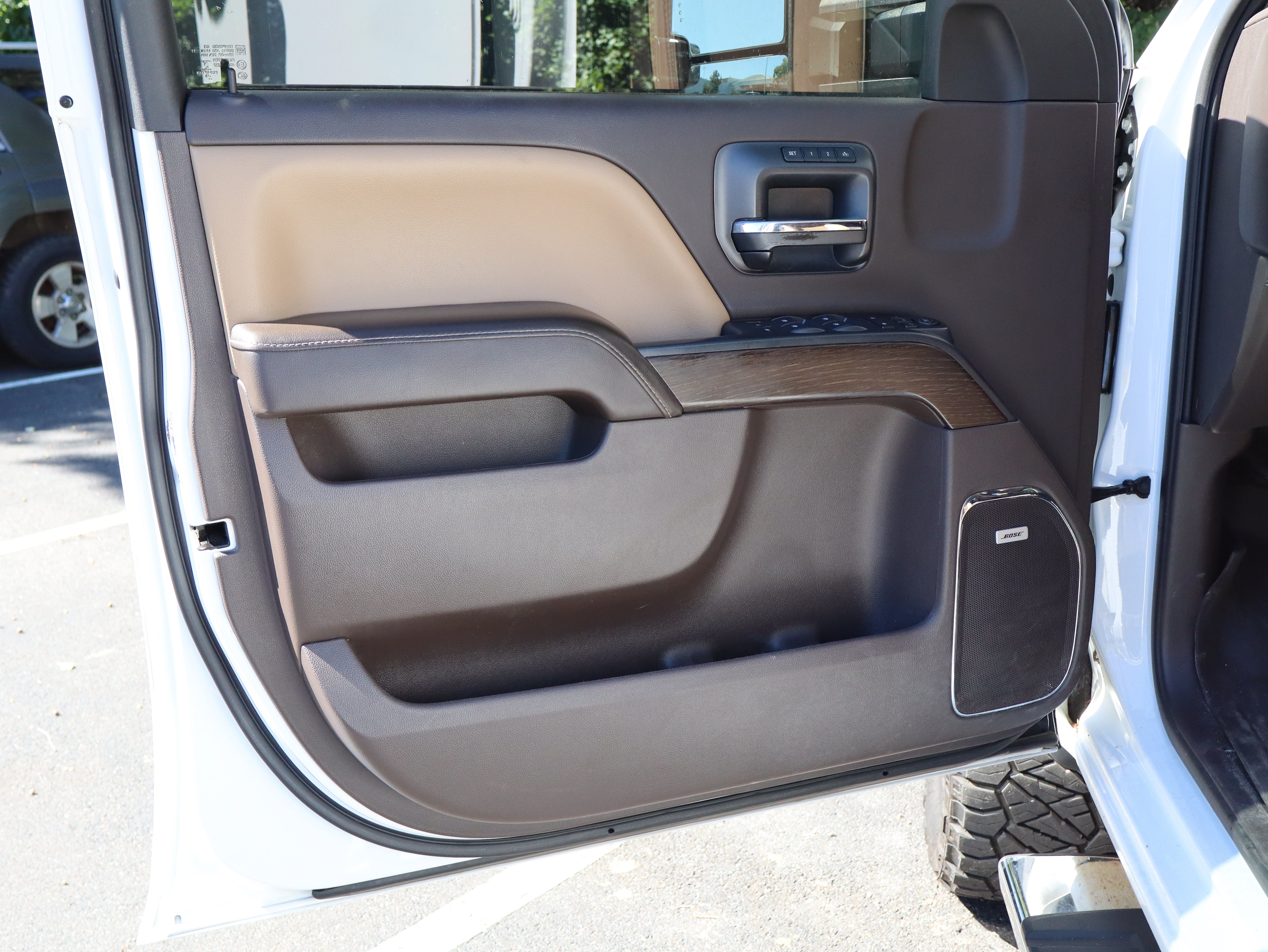 Used 2019 GMC Sierra 2500 Denali w/ Duramax Plus Package AWD/4WD image 23