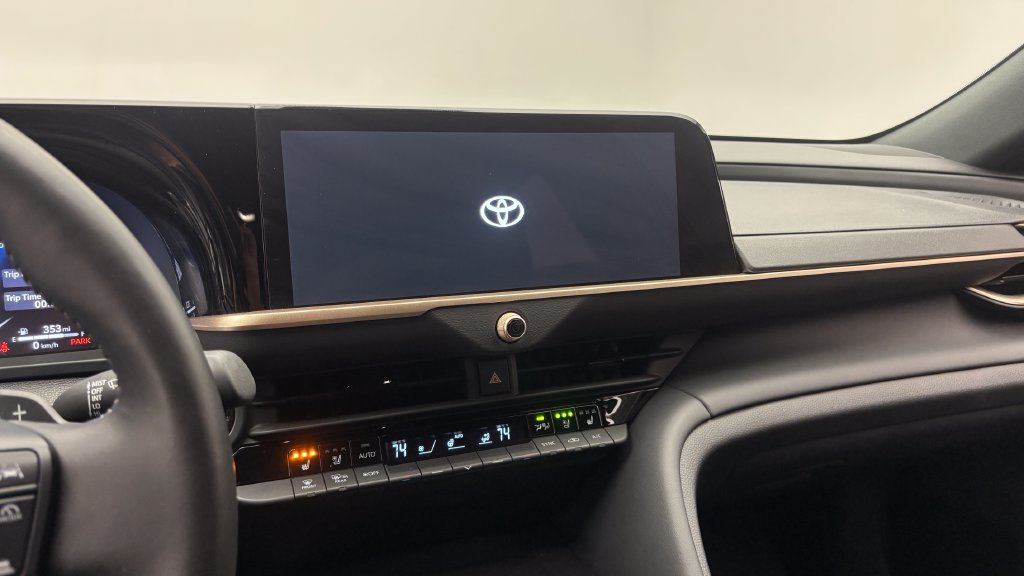 Certified 2025 Toyota Crown Signia AWD/4WD image 22