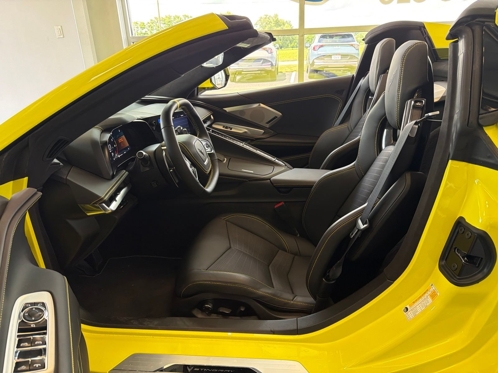Used 2023 Chevrolet Corvette Stingray Premium Conv w/ Battery Protection Package RWD image 17