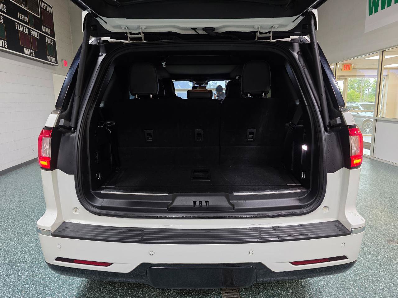 Used 2021 Lincoln Navigator Reserve AWD/4WD image 22