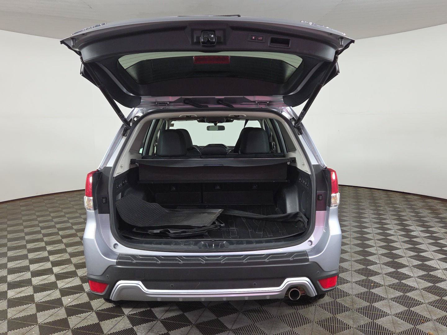 Used 2024 Subaru Forester Touring AWD/4WD image 7