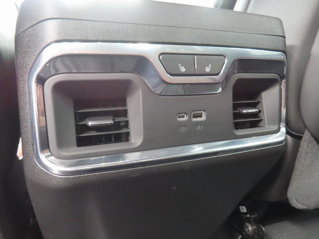 Used 2024 GMC Sierra 3500 Denali Ultimate image 15